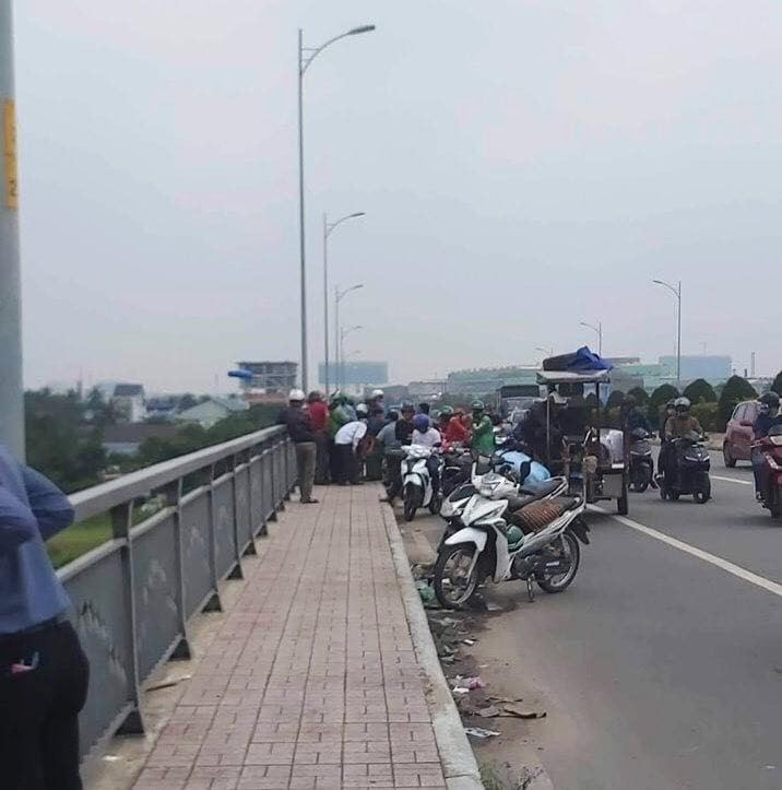 Ghi lại số điện thoại, người đàn ông nhảy sông Sài Gòn tự tử ảnh 1