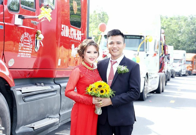Tài xế dùng 9 container đi rước dâu gây ‘bão mạng' ảnh 3