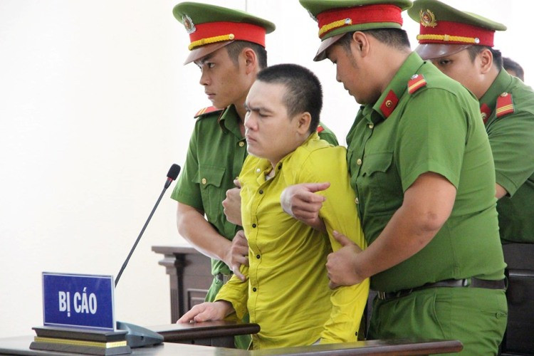 Tử hình kẻ cắt cổ chủ quán cà phê cướp sợi dây chuyền ảnh 1