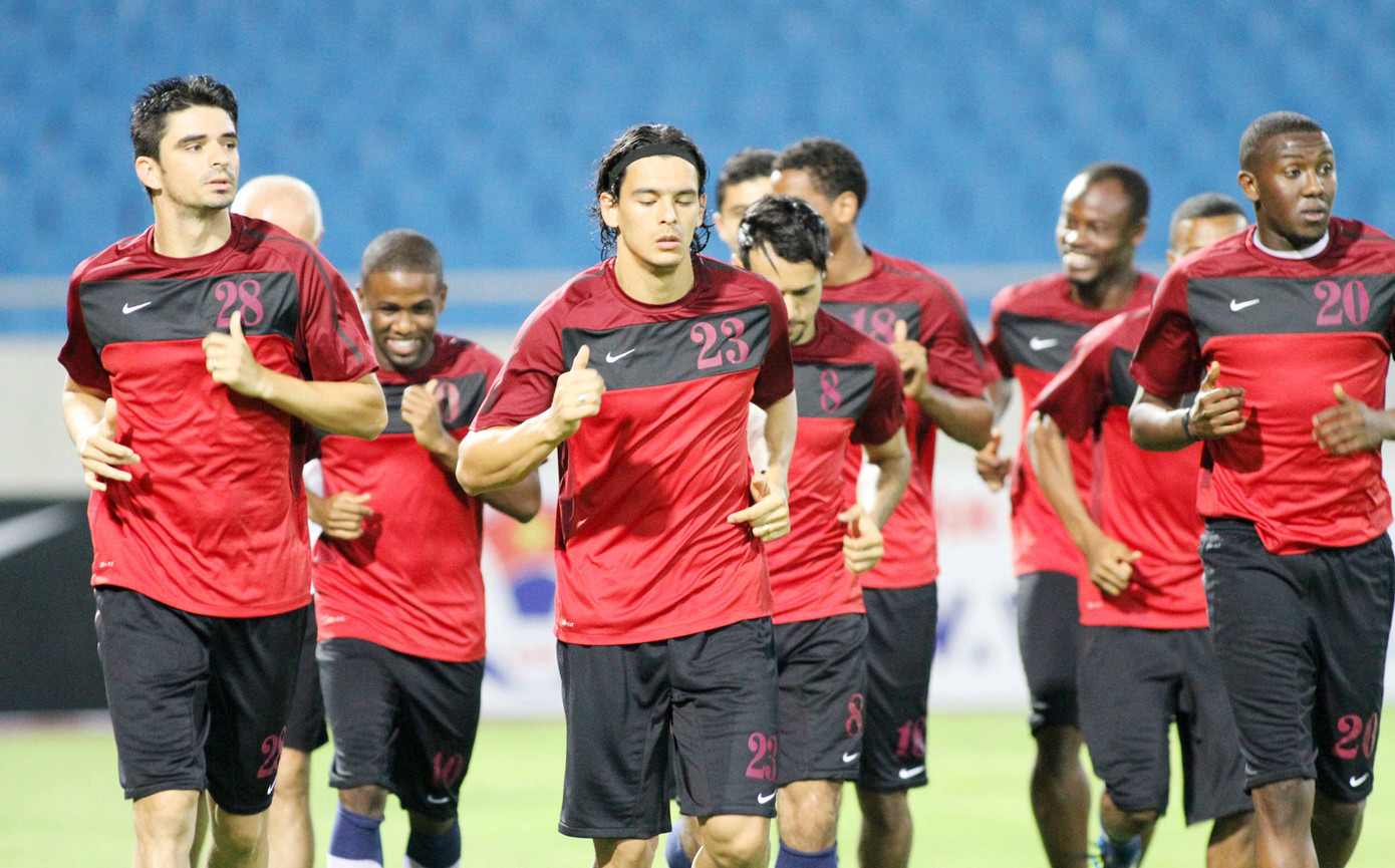 Các cầu thủ Qatar vẫn chuẩn bị nghiêm túc cho trận lượt về dù có lợi thế lớn ở lượt đi Ảnh: VSI