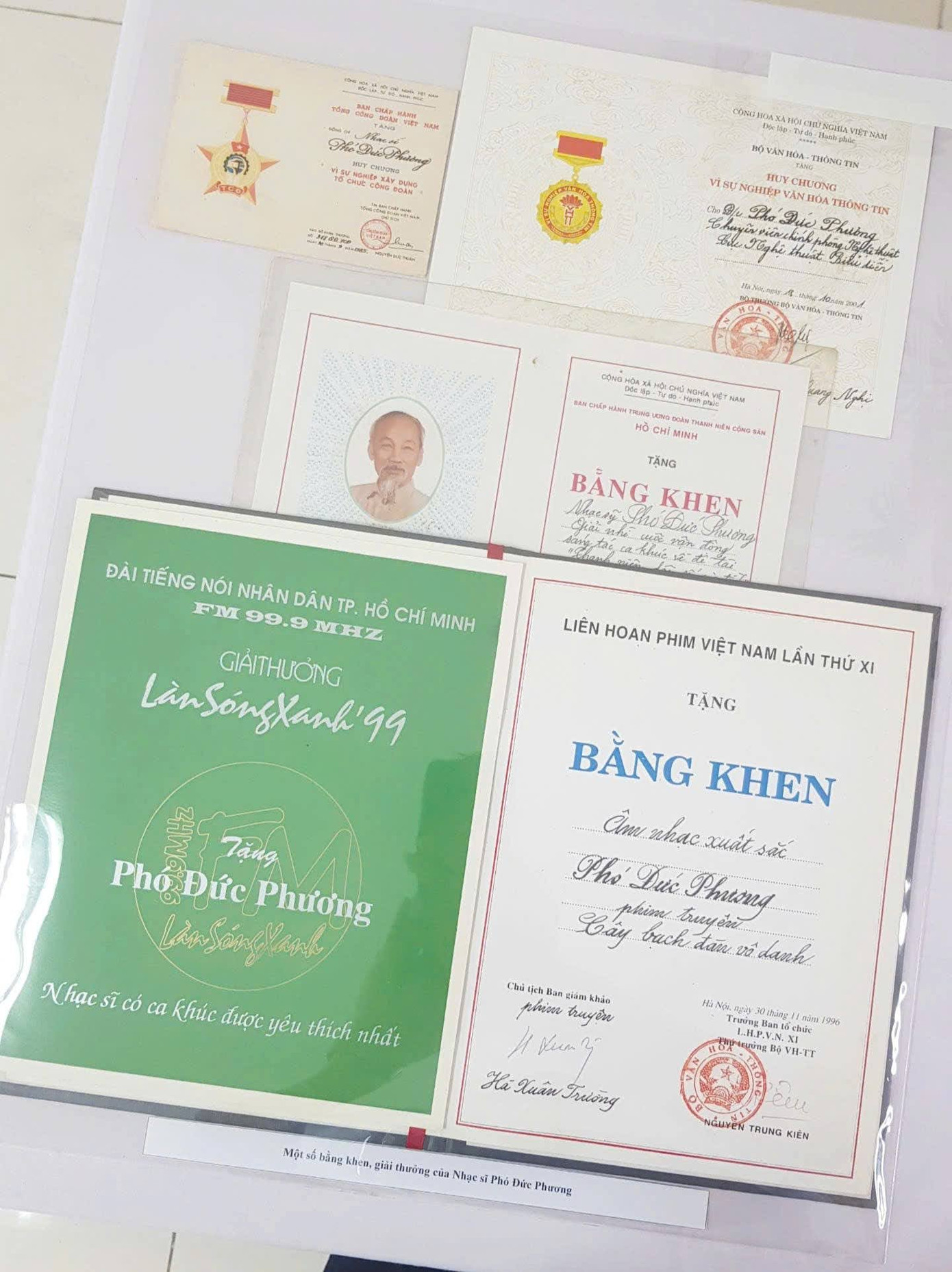 Một số bằng khen, giải thưởng của nhạc sĩ Phó Đức Phương. Một số bằng khen, giải thưởng của nhạc sĩ Phó Đức Phương.