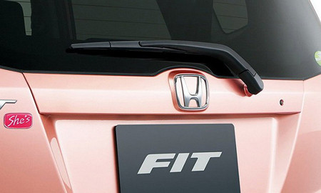 Chiếc xe độc đáo này là một phiên bản đặc biệt của mẫu xe nhỏ Honda Fit với cái tên dành riêng cho chị em 'She’s'