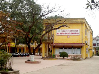 Trường THPT Ngô Thì Nhậm, huyện Thanh Trì, Hà Nội nơi Chiến đang theo học suốt mấy ngày nay cả cô trò của trường đều bàng hoàng, xót xa trước cái chết đột ngột của em