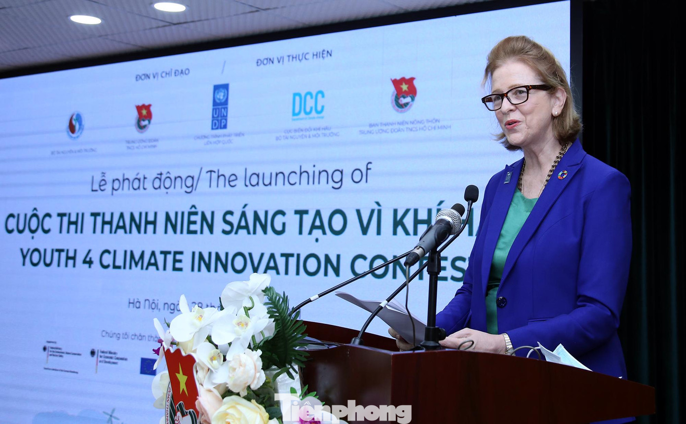 Bà Caitlin Wiesen, Trưởng Đại diện thường trú của UNDP tại Việt Nam phát biểu. Ảnh: Lâm Đăng Hải.