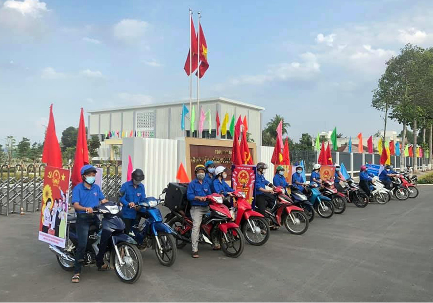 Huyện Đoàn Châu Phú tổ chức đội tuyên truyền lưu động