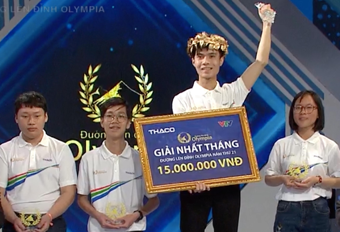 Viết Hà giành vòng nguyệt quế cuộc thi tháng Viết Hà giành vòng nguyệt quế cuộc thi tháng