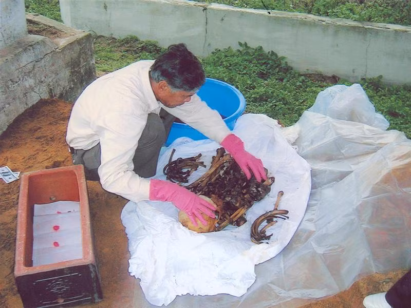 Chuẩn bị an táng nạn nhân Lê Văn Điệp Chuẩn bị an táng nạn nhân Lê Văn Điệp