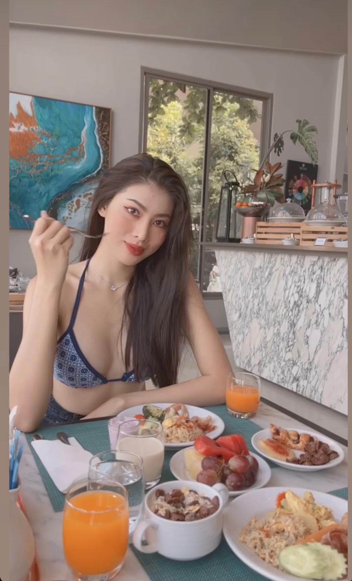 Sau hơn 1 tháng tham dự cuộc thi, Ngọc Thảo vẫn tràn đầy năng lượng và vô cùng xinh đẹp. Cô sẽ về Việt Nam vào ngày 6/4 tới.