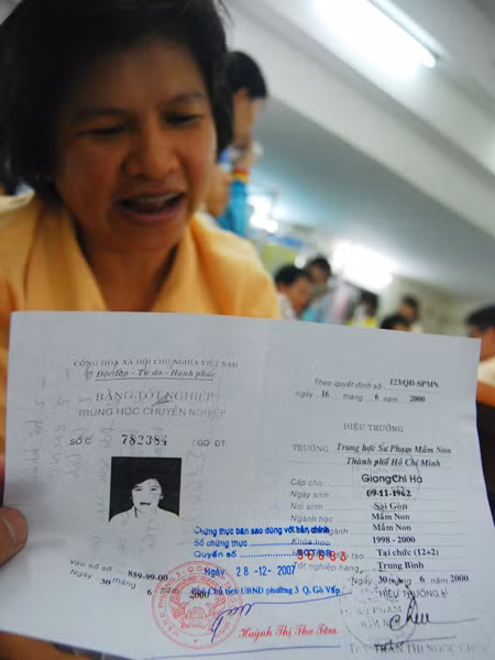 Đi xin làm ô-sin cũng cần bằng cấp các loại