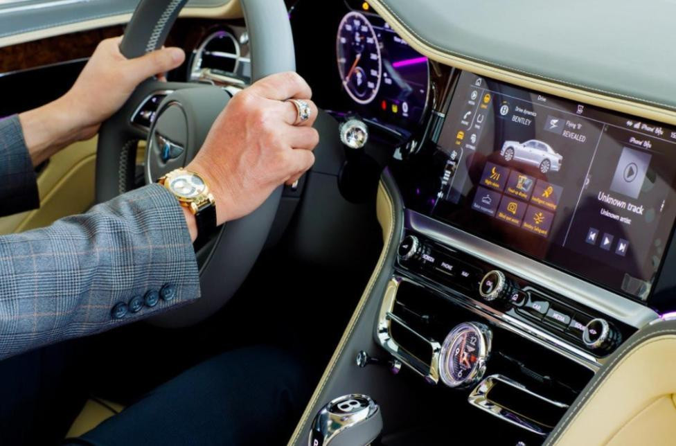 Nội thất của Flying Spur V8 First Edition mới luôn đem lại cảm hứng tự mình điều khiển