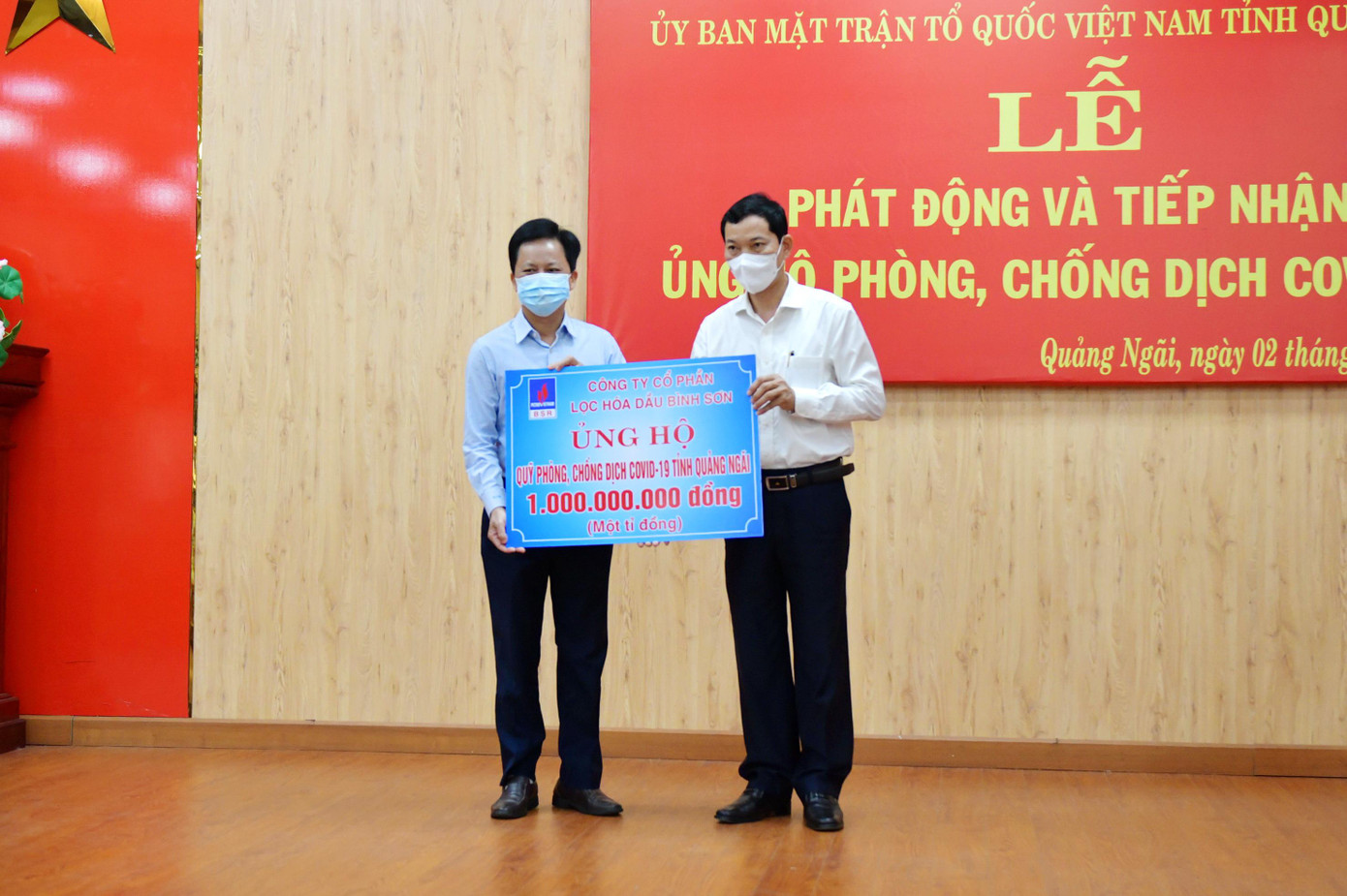 Chủ tịch HĐQT BSR Nguyễn Văn Hội thay mặt Công ty BSR trao bảng tượng trưng ủng hộ 1 tỷ đồng cho Quỹ phòng, chống dịch Covid-19 tỉnh Quảng Ngãi Chủ tịch HĐQT BSR Nguyễn Văn Hội thay mặt Công ty BSR trao bảng tượng trưng ủng hộ 1 tỷ đồng cho Quỹ phòng, chống dịch Covid-19 tỉnh Quảng Ngãi