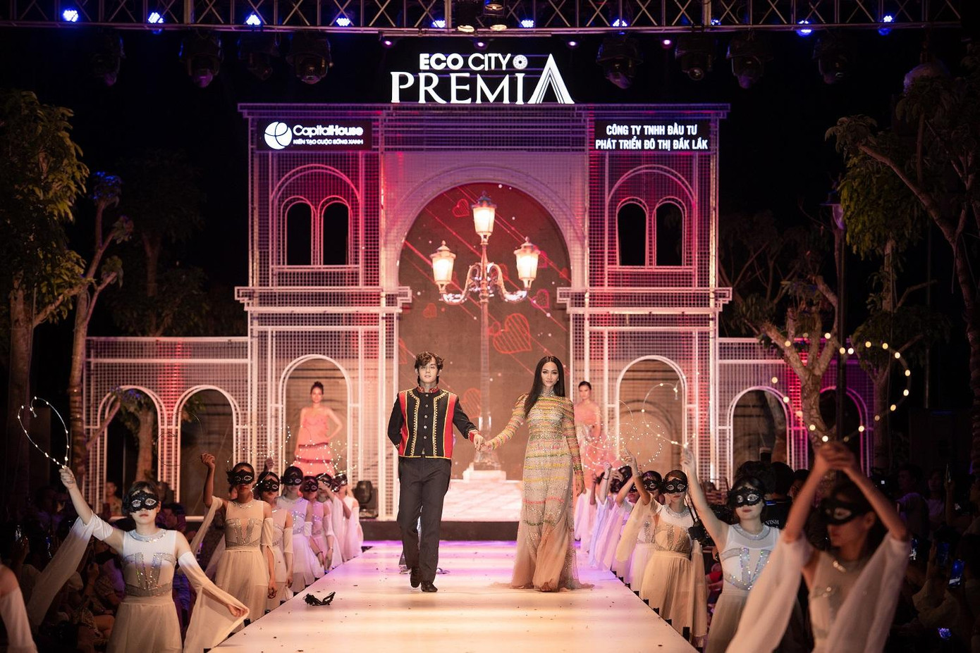 Sự kiện quy tụ nhiều nghệ sĩ được công chúng yêu thích. Sự kiện quy tụ nhiều nghệ sĩ được công chúng yêu thích.