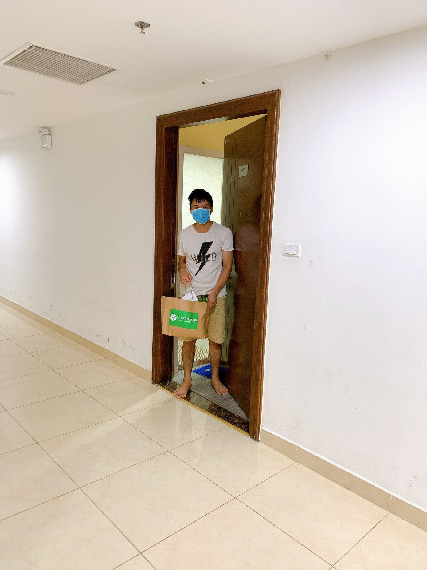 Capital House tin rằng, với sự đoàn kết và chung tay quyết tâm từ những việc nhỏ nhất, chúng ta sẽ góp phần rất lớn cho việc ngăn chặn sự lây lan của Covid-19 trong cộng đồng.