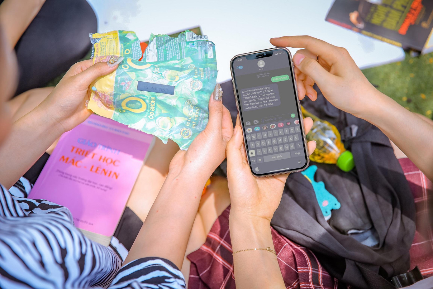 Vẫn còn hàng trăm ngàn giải thưởng giá trị đang chờ người chơi trúng thưởng. Vẫn còn hàng trăm ngàn giải thưởng giá trị đang chờ người chơi trúng thưởng.