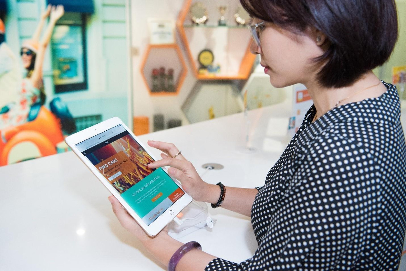 Khách hàng FWD có thể tham gia bảo hiểm nhân thọ ngay tại nhà dễ dàng và hoàn toàn trực tuyến trong giai đoạn giãn cách xã hội do COVID-19