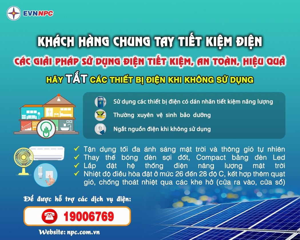 Công nhân điện lực thi công sửa chữa điện hotline
