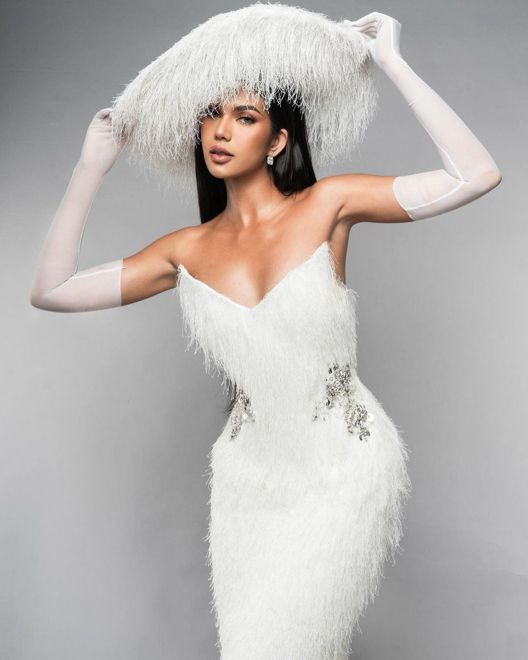 Khi Christine Juliane Opiaza ghi danh tại Hoa hậu Hòa bình Philippines 2024 đã nhận được sự cổ vũ lớn từ công chúng. Nhiều khán giả ủng hộ quyết định tiếp tục thi sắc đẹp của cô.