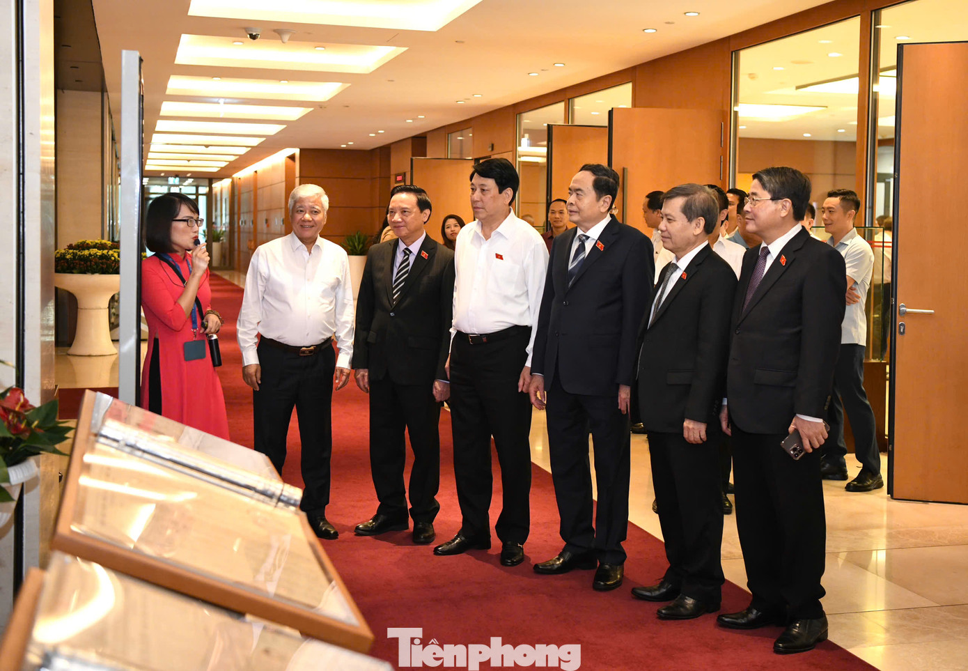 Lãnh đạo Đảng, Nhà nước và các đại biểu Quốc hội tham quan Triển lãm. (Ảnh: Như Ý) Lãnh đạo Đảng, Nhà nước và các đại biểu Quốc hội tham quan Triển lãm. (Ảnh: Như Ý)