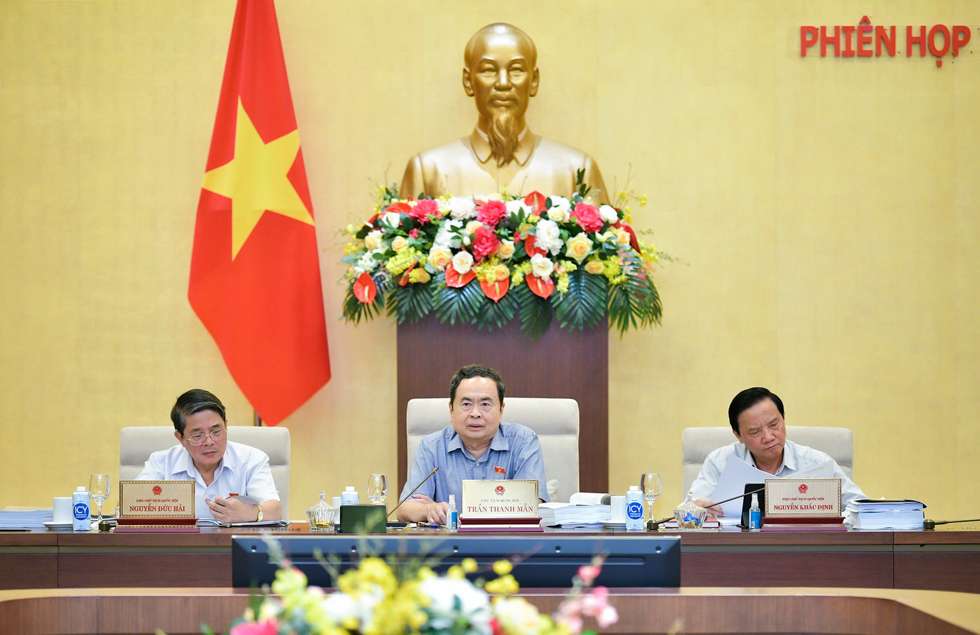 Chủ tịch Quốc hội Trần Thanh Mẫn cho ý kiến tại phiên họp Chủ tịch Quốc hội Trần Thanh Mẫn cho ý kiến tại phiên họp