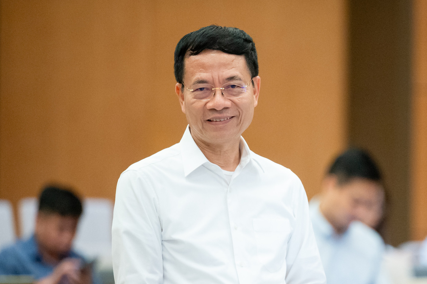 Bộ trưởng TT&TT Nguyễn Mạnh Hùng tại phiên họp Bộ trưởng TT&TT Nguyễn Mạnh Hùng tại phiên họp