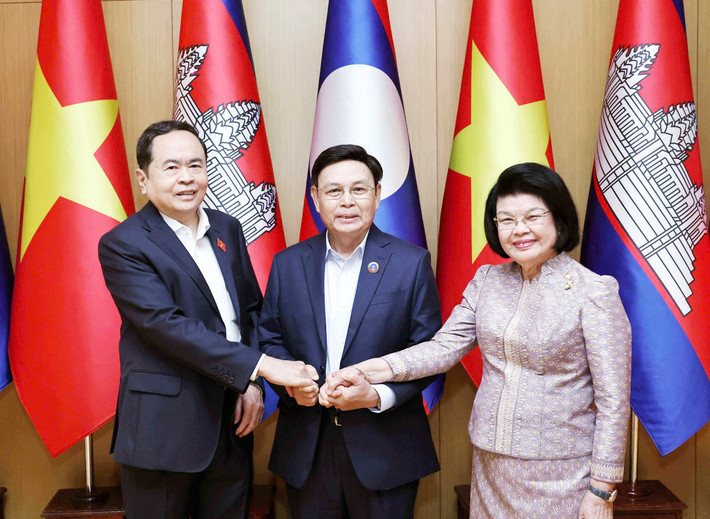 Chủ tịch Quốc hội ba nước Việt Nam - Lào - Campuchia. Ảnh TTXVN