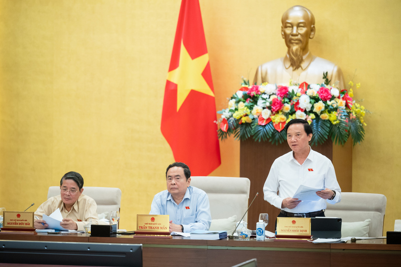 Phó Chủ tịch Quốc hội Nguyễn Khắc Định phát biểu tại phiên họp Phó Chủ tịch Quốc hội Nguyễn Khắc Định phát biểu tại phiên họp