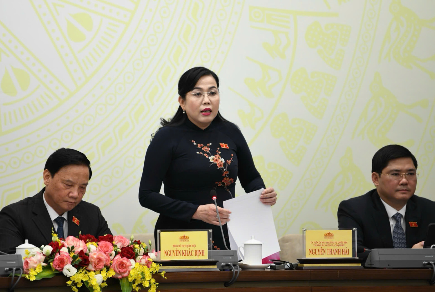 Trưởng Ban Công tác đại biểu Nguyễn Thanh Hải trao đổi tại họp báo. Ảnh: Như Ý