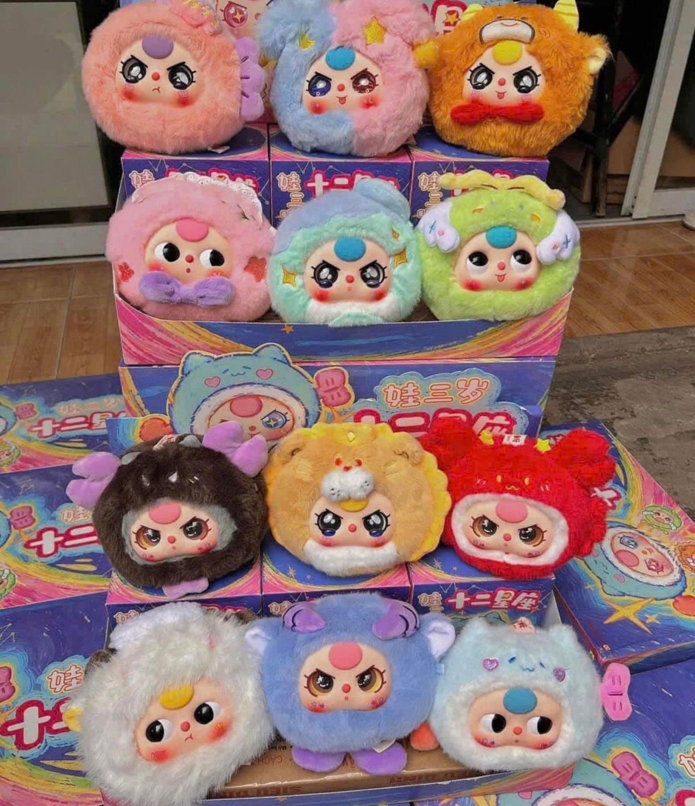 Những mẫu “secret” từng được săn đón nở rộ với giới trẻ. Thậm chí, việc sản xuất giới hạn với những phiên bản búp bê “hiếm” khiến giá đội lên, búp bê Baby Three có những mẫu lên tới 2-3 triệu đồng/con.