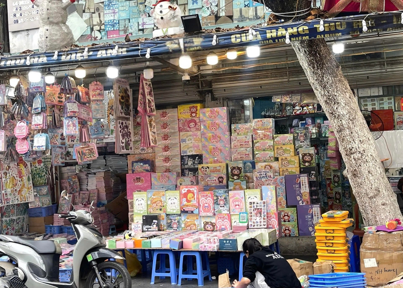 Cục Quản lý và Phát triển thị trường trong nước - Bộ Công Thương đề nghị Chi cục Quản lý thị trường các địa phương trên cả nước tăng cường phối hợp với các sàn thương mại điện tử, tổ chức kiểm tra và xử lý nghiêm các tổ chức sản xuất, bày bán đồ chơi vi phạm chủ quyền lãnh thổ của Việt Nam.