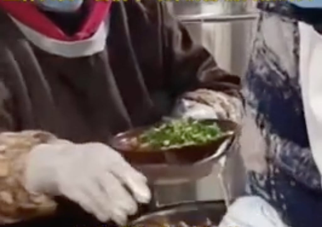 Khách hàng khen ngợi hương vị đậm đà và chất lượng của mì, được chế biến từ những nguyên liệu được lựa chọn cẩn thận và nước dùng thơm ngon. Ảnh: Douyin. Khách hàng khen ngợi hương vị đậm đà và chất lượng của mì, được chế biến từ những nguyên liệu được lựa chọn cẩn thận và nước dùng thơm ngon. Ảnh: Douyin.