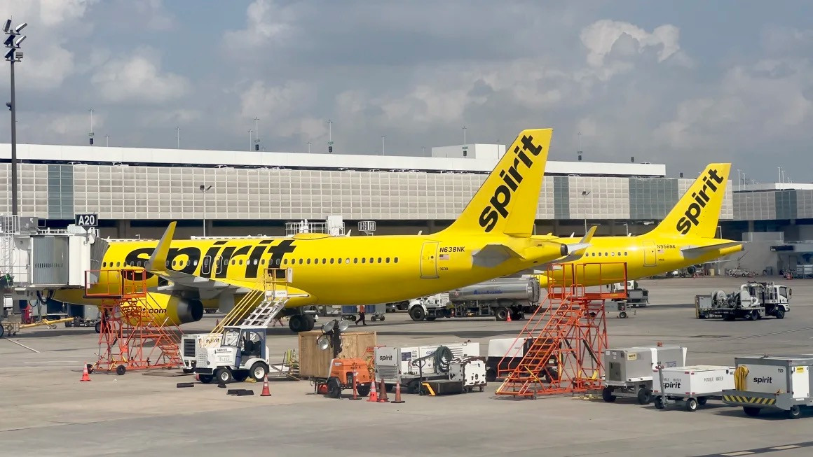 Hãng hàng không giá rẻ Spirit Airlines đã chính thức nộp đơn xin bảo hộ phá sản. Hãng hàng không giá rẻ Spirit Airlines đã chính thức nộp đơn xin bảo hộ phá sản.