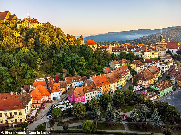 Sighisoara ở Romania sẽ khiến du khách cảm thấy như mình đang ngồi trên cỗ máy thời gian.