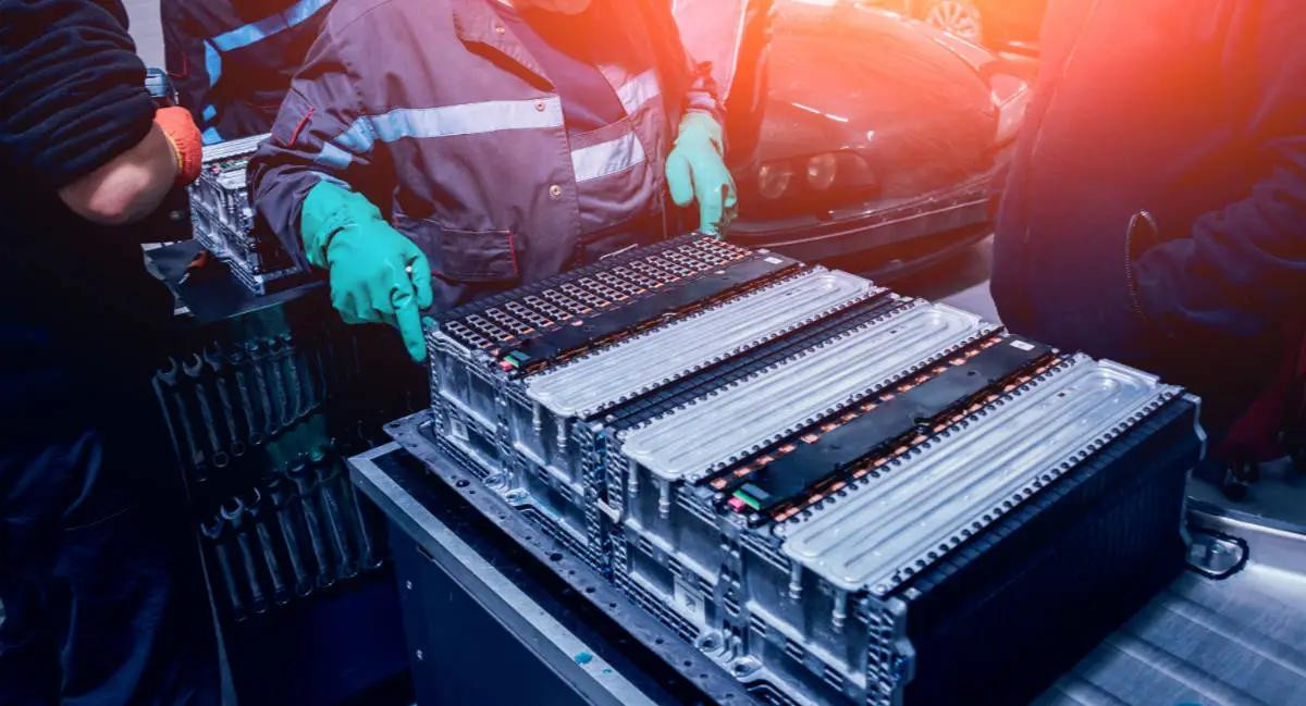 Khách hàng có quyền nắm rõ hiệu suất hiện tại của pin. Ảnh: Qlean Market. Khách hàng có quyền nắm rõ hiệu suất hiện tại của pin. Ảnh: Qlean Market.