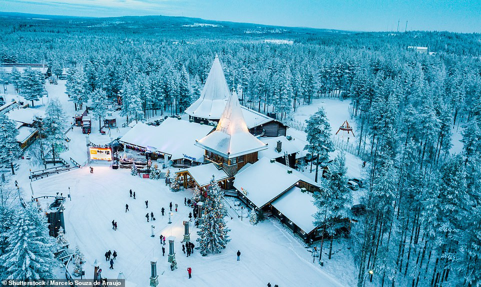 Tại Rovaniemi, thủ phủ của Lapland, du khách có thể tận hưởng không khí Giáng sinh mọi thời điểm trong năm tại Làng ông già Noel. Theo giới thiệu từ trang web chính thức, đây là điểm đến dành cho cả gia đình với vô số hoạt động hấp dẫn. Đặc biệt, du khách có thể bước qua Vòng Bắc Cực ngay tại đây, đánh dấu khoảnh khắc bước vào một thế giới diệu kỳ. Tại Rovaniemi, thủ phủ của Lapland, du khách có thể tận hưởng không khí Giáng sinh mọi thời điểm trong năm tại Làng ông già Noel. Theo giới thiệu từ trang web chính thức, đây là điểm đến dành cho cả gia đình với vô số hoạt động hấp dẫn. Đặc biệt, du khách có thể bước qua Vòng Bắc Cực ngay tại đây, đánh dấu khoảnh khắc bước vào một thế giới diệu kỳ.