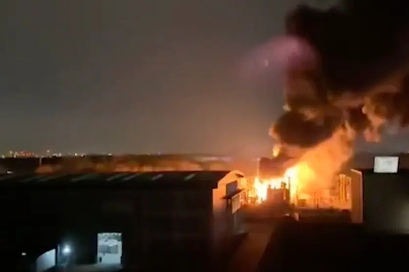 Một vụ cháy trạm biến áp ở Hayes, London ngày 20/3 gây mất điện trên diện rộng và khiến sân bay Heathrow phải đóng cửa.