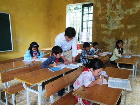 Dù gian nan nhưng các thầy cô luôn tận tuỵ với những học trò của mình