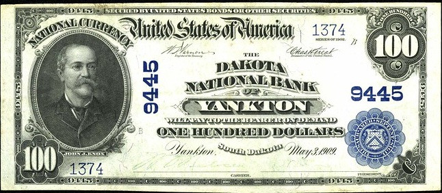 Thành lập từ trong cuộc nội chiến, hệ thống Ngân hàng Quốc gia cho phép các ngân hàng dựa vào điều lệ liên bang để phát hành loại tiền được thiết kế và tùy chỉnh bởi chính phủ Mỹ. Hơn 12.000 ngân hàng đã phát hành tiền tệ vào thời điểm đó, nhưng cuối cùng hệ thống này đã bị bãi bỏ vào năm 1935. Dưới đây là một tờ 100 USD từ năm 1902, do Ngân hàng Quốc gia Dakota Yankton phát hành