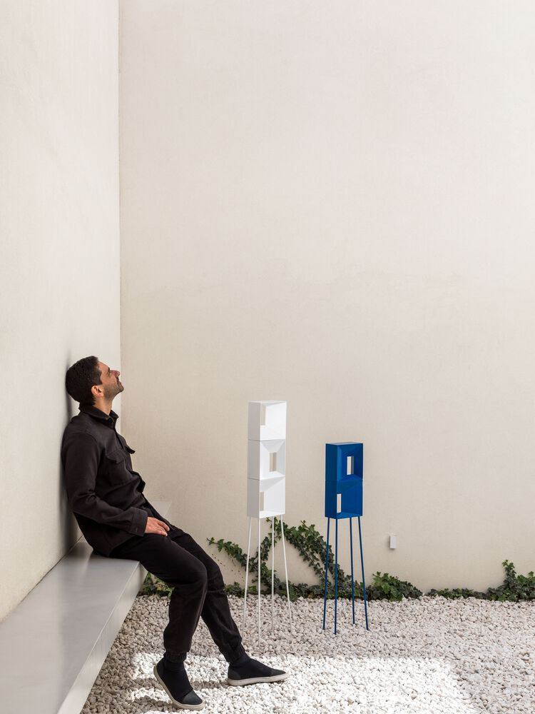 Nhờ cách thiết kế sáng tạo, sau khi hoàn thành, ngôi nhà trở nên nổi bật và thông thoáng, khiến ai đi qua cũng phải ngắm nhìn.