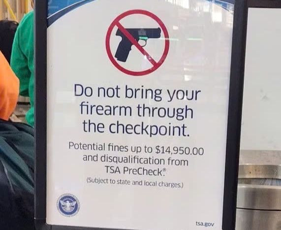 Nếu hành khách bị phát hiện vi phạm các quy định của TSA về súng đạn tại sân bay, có thể phải chịu hình phạt dân sự lên tới gần 15.000 USD (hơn 370 triệu đồng).