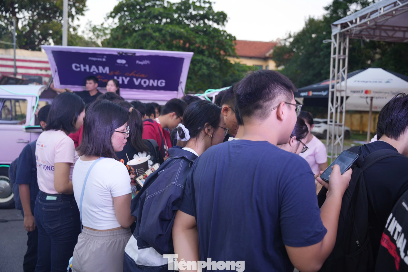 Bên cạnh đó, tại Sóng Festival năm nay, Mastercard còn phối hợp với Payoo và NAPAS mang đến “Chuyến xe yêu thương”, thu hút đông đảo sinh viên và bạn trẻ đến trải nghiệm.