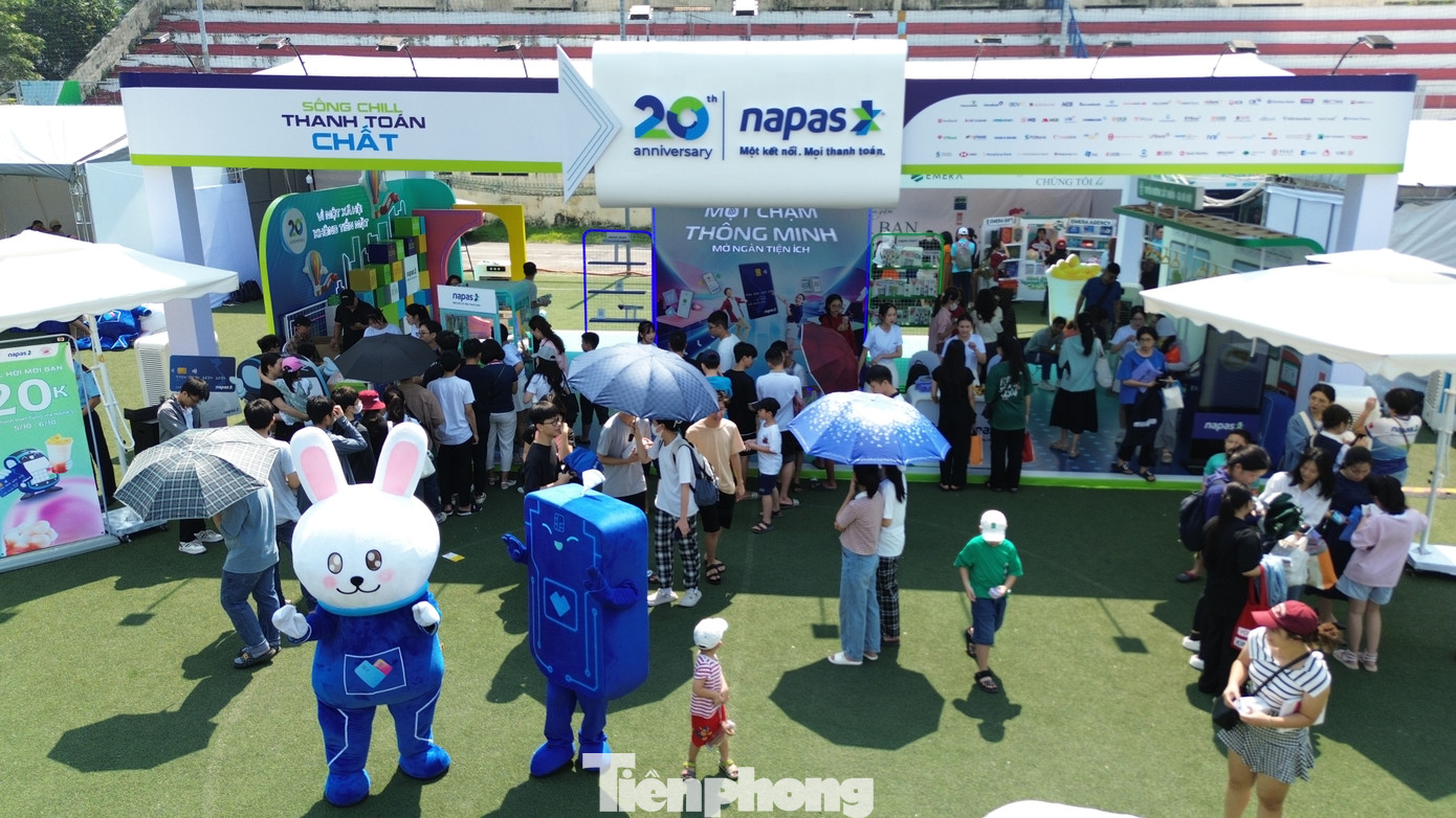 Được biết, tại sự kiện Ngày thẻ Việt Nam 2024 - Sóng Festival, NAPAS đã chuẩn bị kỹ lưỡng nhằm mang đến những trải nghiệm tuyệt vời về công nghệ thanh toán, sản phẩm, dịch vụ và cả những ưu đãi có một không hai cho khách hàng trong 2 ngày sự kiện (5-6/10/2024).