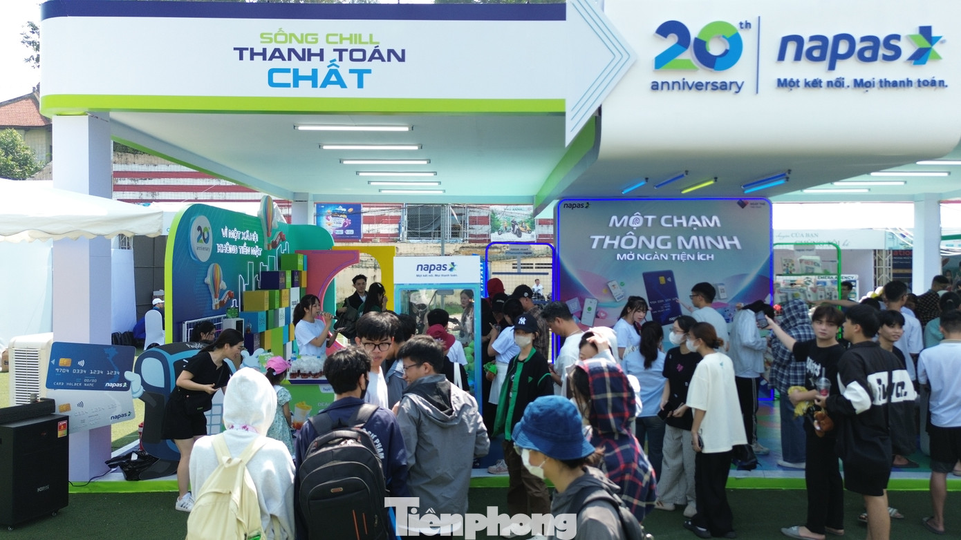 Được biết, Ngày thẻ Việt Nam là sự kiện thường niên do báo Tiền Phong và NAPAS thực hiện trong 4 năm vừa qua, dưới sự chỉ đạo của Ngân hàng Nhà nước, nhằm hưởng ứng và góp phần hiện thực hóa các mục tiêu của Chính phủ, Ngân hàng Nhà nước về đề án không dùng tiền mặt, chương trình chuyển đổi số quốc gia.