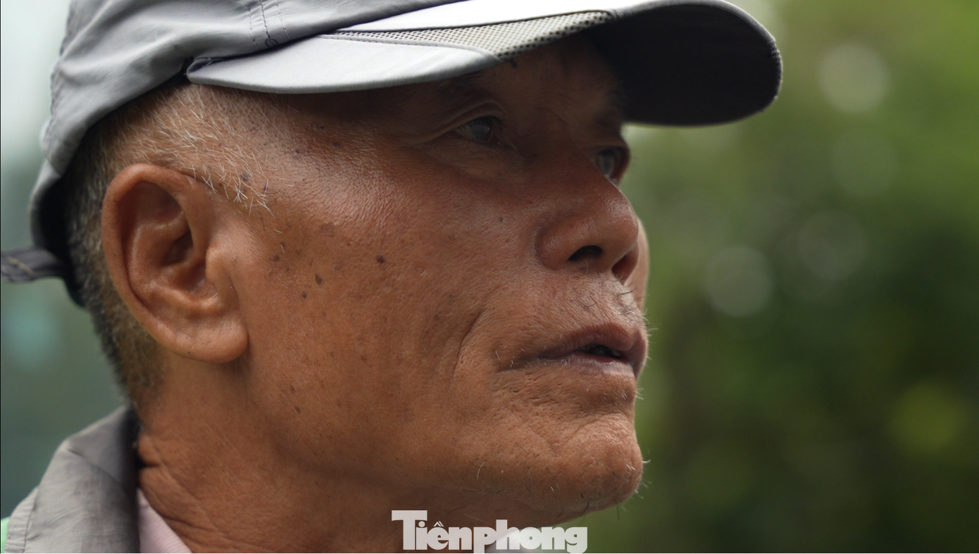 Ông Hòa vừa mừng vừa lo khi nghe tin Hà Nội dự kiến hạn chế phương tiện giao thông gây ô nhiễm tại 5 khu vực từ đầu năm 2025, tiến tới cấm xe máy tại các quận từ năm 2030.