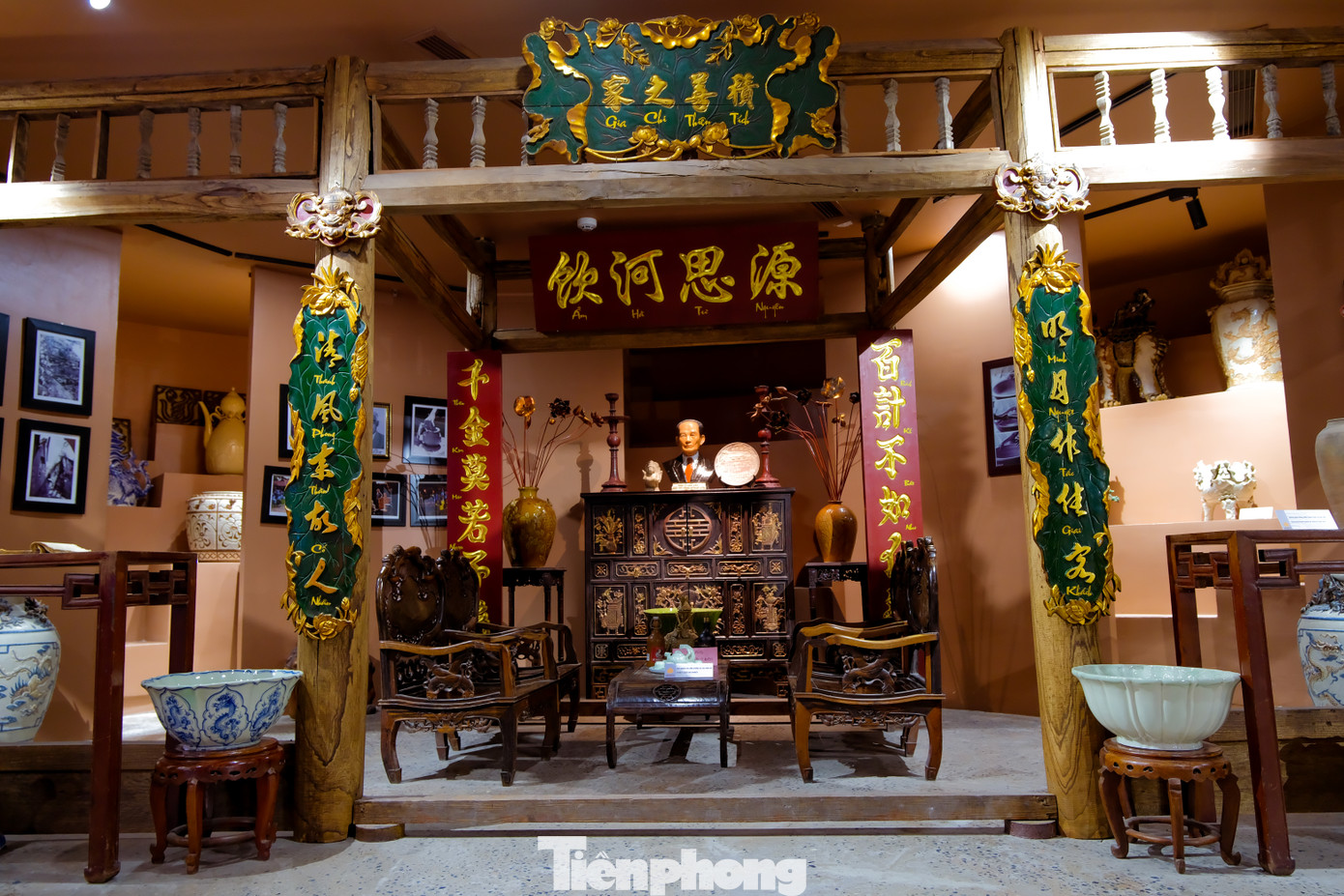 Ngoài ra, còn có combo trải nghiệm ghi dấu nghệ thuật (tầng G, tầng 1, 2,3 và 5) với giá 189.000 đồng/người và combo trải nghiệm không gian tinh hoa (tầng G, 1, 2, 3, 4 và 5), bao gồm ăn trưa với giá 249.000 đồng/người.