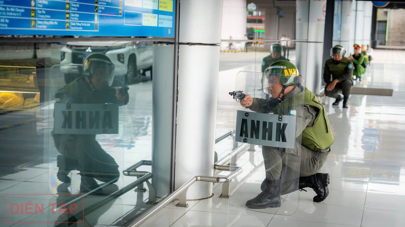 Chùm ảnh các lực lượng phối hợp xử lý tình huống nhóm khủng bố bắt cóc con tin. Ảnh: NIA. Chùm ảnh các lực lượng phối hợp xử lý tình huống nhóm khủng bố bắt cóc con tin. Ảnh: NIA.