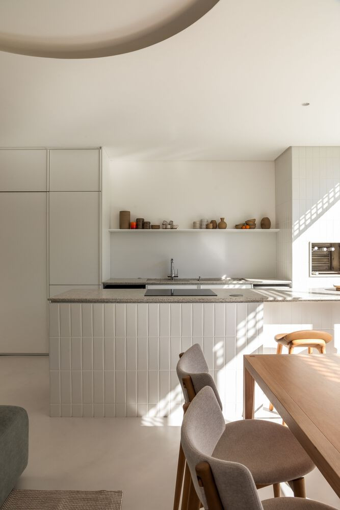 Nhờ cách thiết kế sáng tạo, sau khi hoàn thành, ngôi nhà trở nên nổi bật và thông thoáng, khiến ai đi qua cũng phải ngắm nhìn.