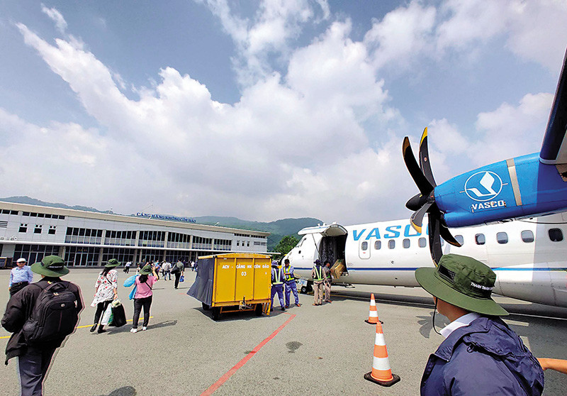 Bộ GTVT sẽ thống nhất phương án nâng cấp sân bay Côn Đảo trong tháng 10. Bộ GTVT sẽ thống nhất phương án nâng cấp sân bay Côn Đảo trong tháng 10.