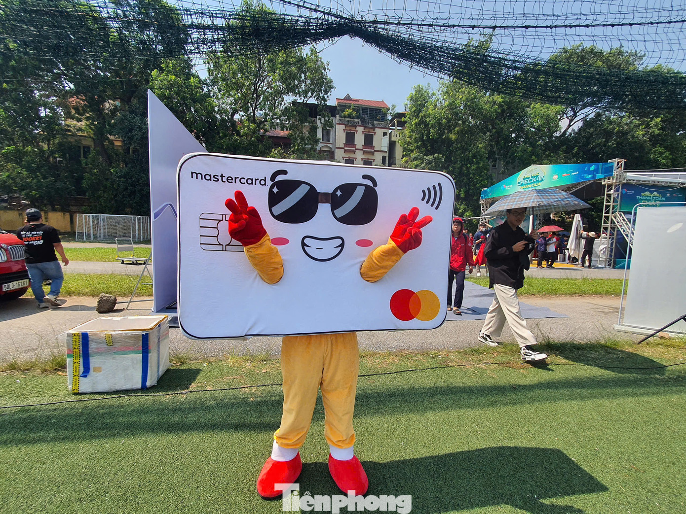 Là một trong những đơn vị gắn bó với Ngày Thẻ Việt Nam - Sóng Festival, đến với sự kiện năm nay, gian hàng của Mastercard mang đến trải nghiệm check – in và chia sẻ trên mạng xã hội, để được nhận những phần quà hấp dẫn từ gian hàng.