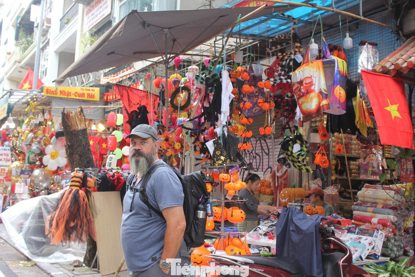 Các sản phẩm halloween tại phố Hàng Mã được du khách đánh giá là đa dạng và cập nhật liên tục, phù hợp với thị hiếu.