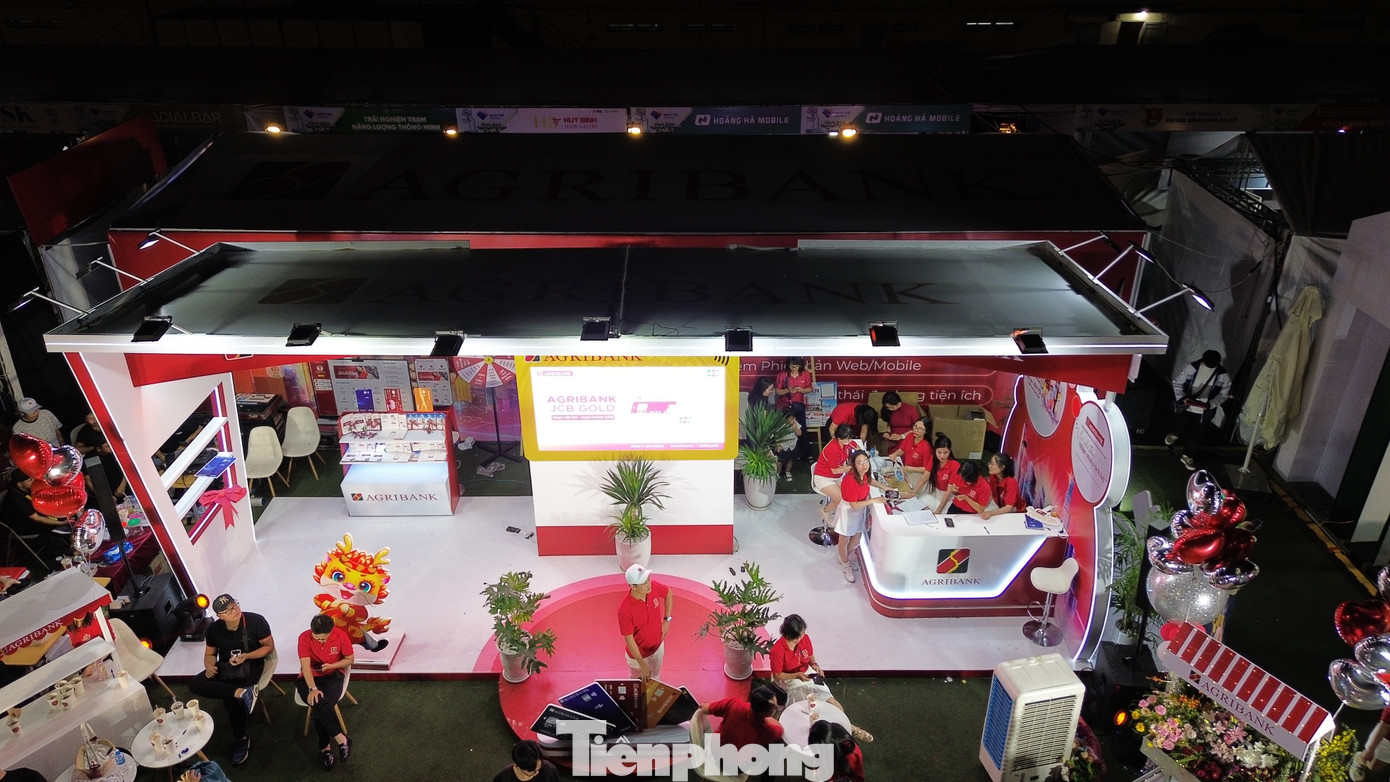 Sự kiện năm nay diễn ra với chủ đề “Sống chill, thanh toán chất” với sự tham gia của hơn 100 gian hàng cùng 26 ngân hàng thương mại, tổ chức tài chính, tổ chức thẻ quốc tế. Sự kiện khẳng định xu thế CMCN 4.0, cho thấy sự chuyển biến mạnh mẽ về nhận thức, thay đổi hành vi, thúc đẩy sử dụng thẻ ngân hàng cũng như thanh toán số...